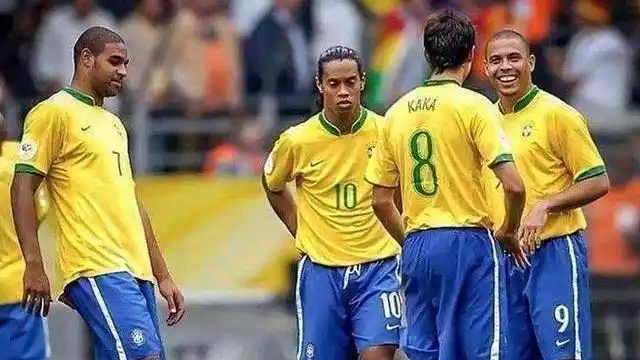 队中不可或 队中不可或